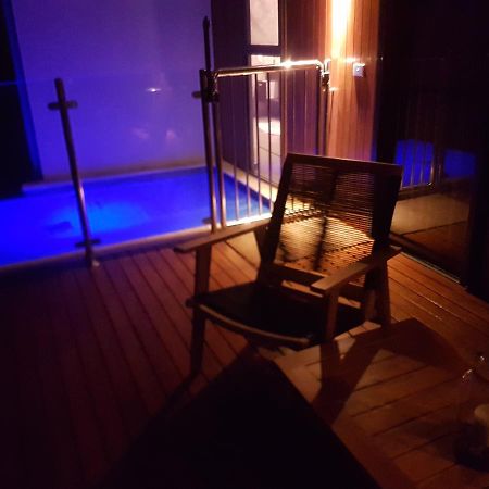 Chandeliers On Abbey 얄링업 외부 사진